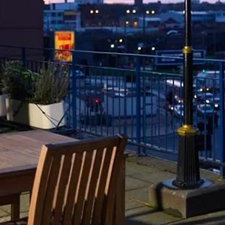 Thistle Hotel