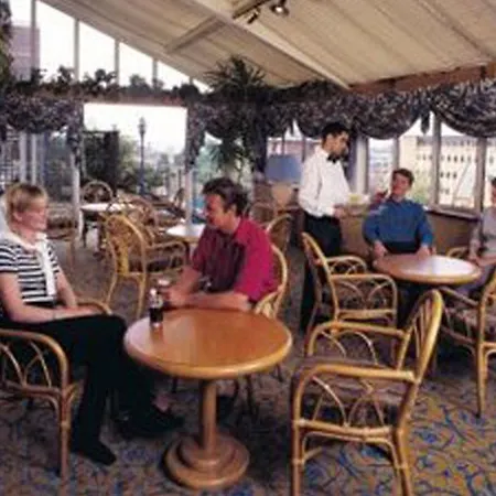 Thistle Hotel 4*